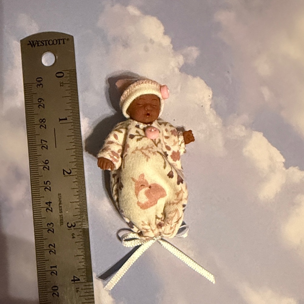Bunting and hat for my mini baby by Zuru